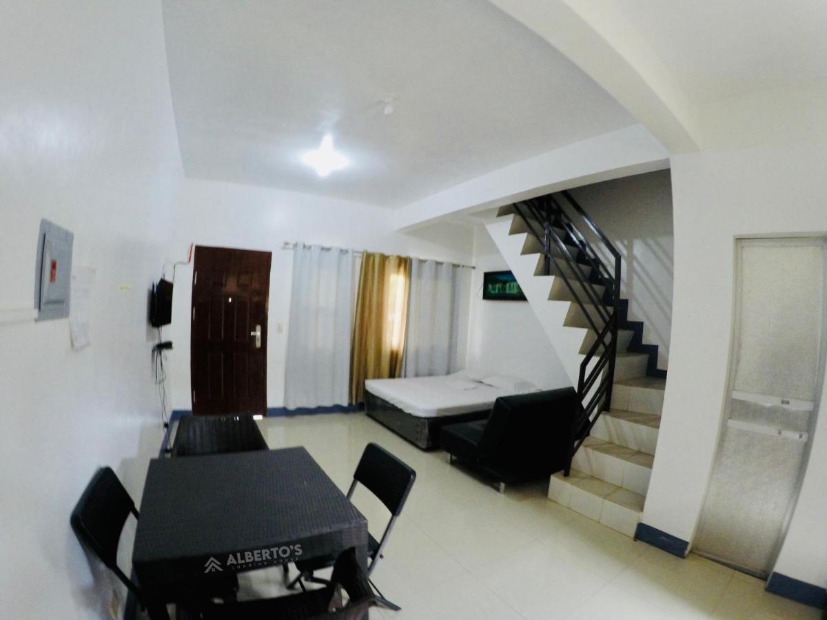 Alberto'S Lodging House มาริเวเลส ภายนอก รูปภาพ